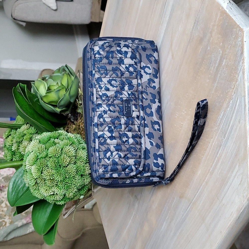 Wallet by lug